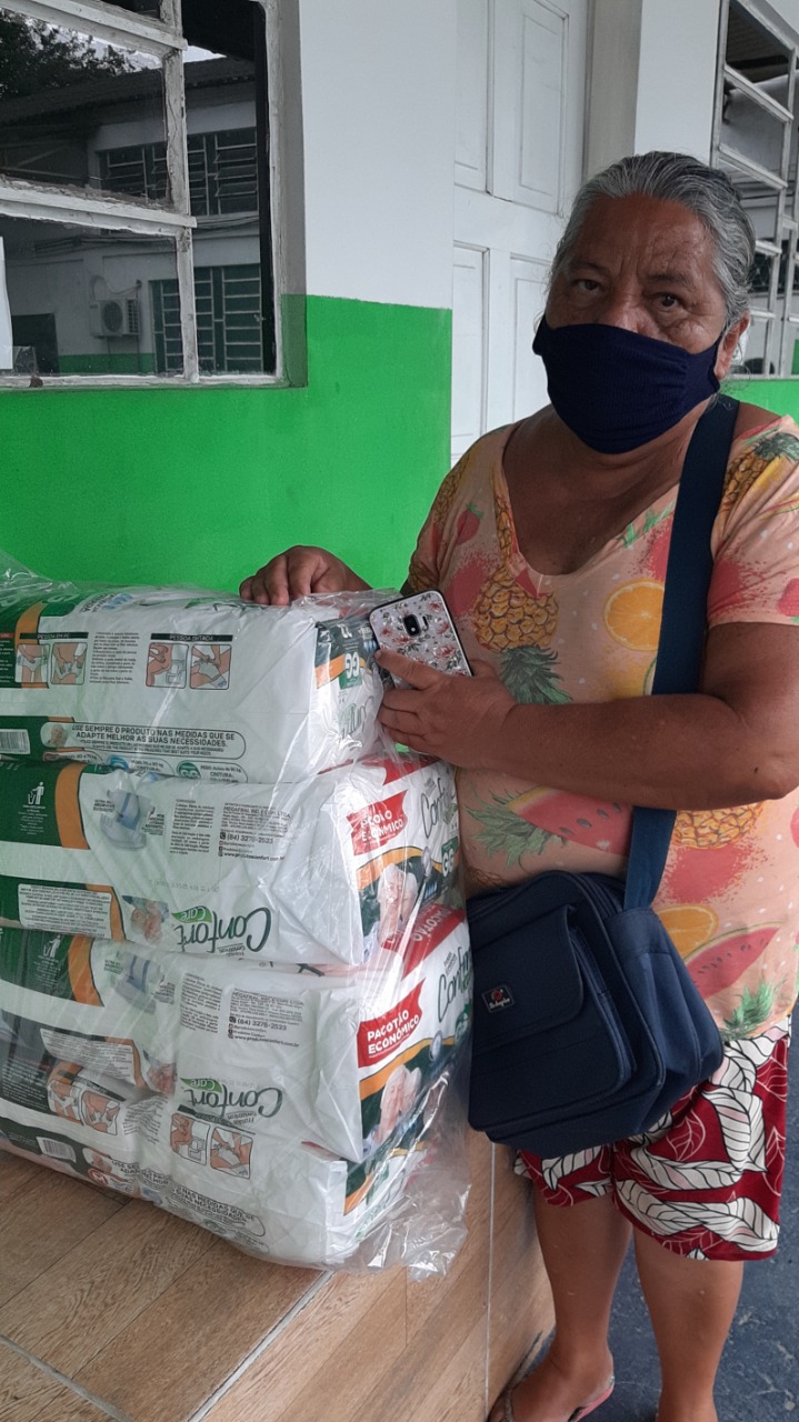 Saúde inicia distribuição de fraldas geriátricas e vai realizar recadastramento de beneficiários