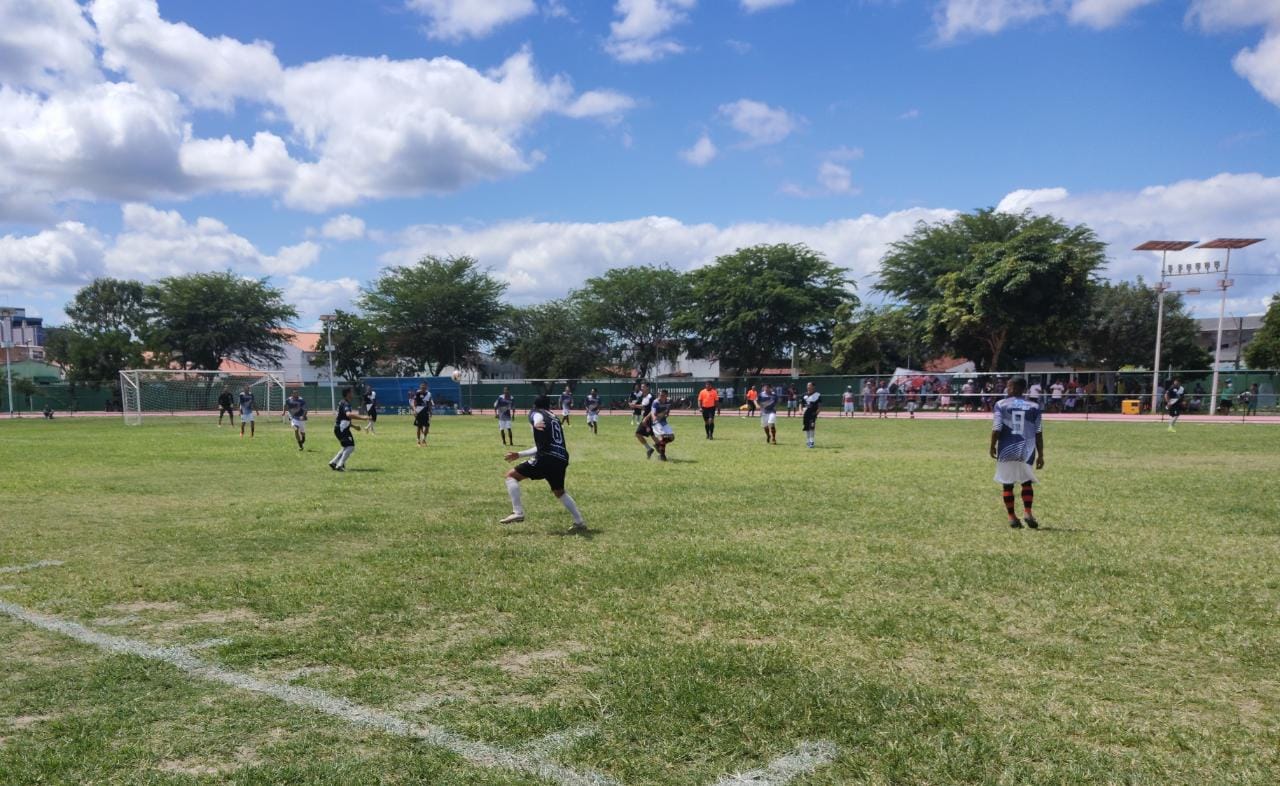 Copa Rainha da Borborema de Futebol Amador chega à reta final com jogos na Vila Olímpica Plínio Lemos
