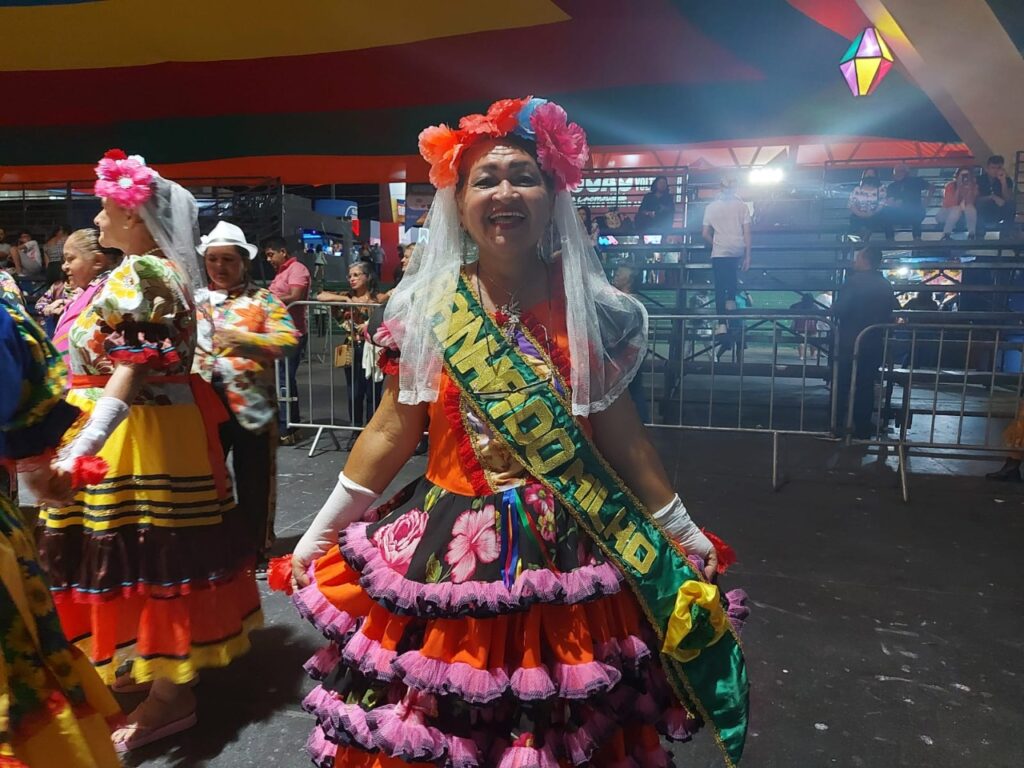 O Maior São João do Mundo: Quadrilha de idosos de Santa Rita se apresenta na Pirâmide do Parque do Povo