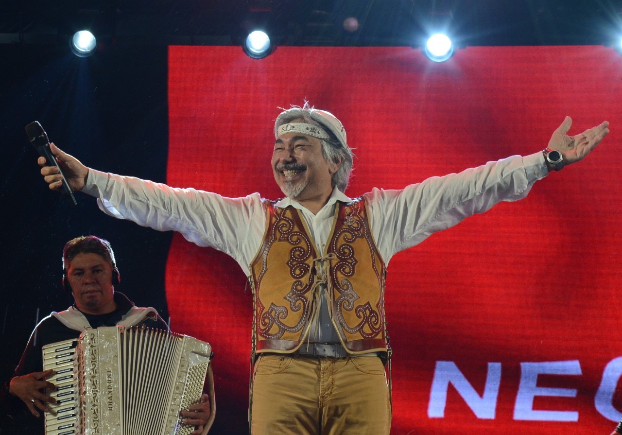 Santanna, O Cantador, abre penúltima noite de shows d’O Maior São João do Mundo 2022