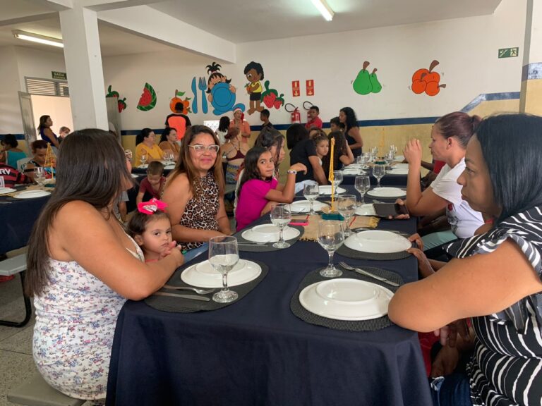 Prefeitura de Campina Grande realiza confraternização e entrega de certificados para alunos e pais do Serviço de Convivência e Fortalecimento de Vínculos