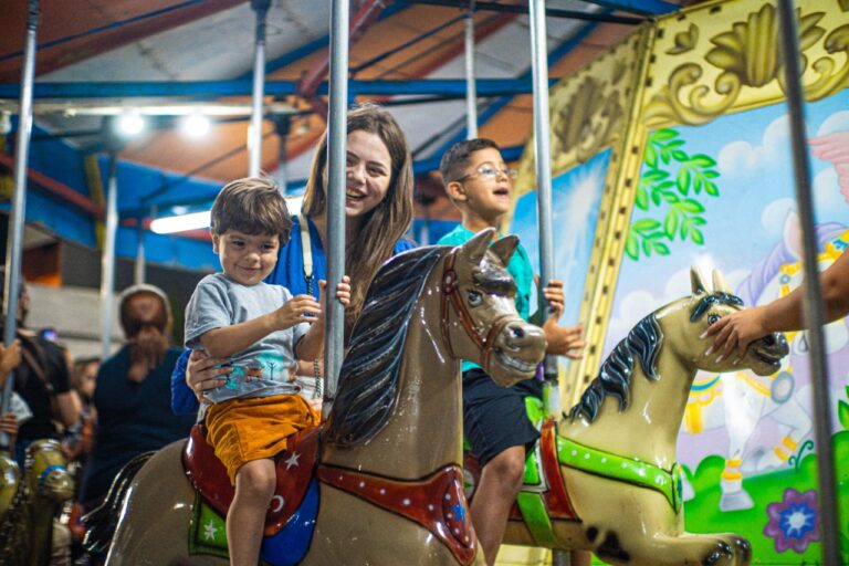Prefeitura de Campina Grande proporciona tarde de brincadeiras para crianças e adolescentes, em parque de diversões