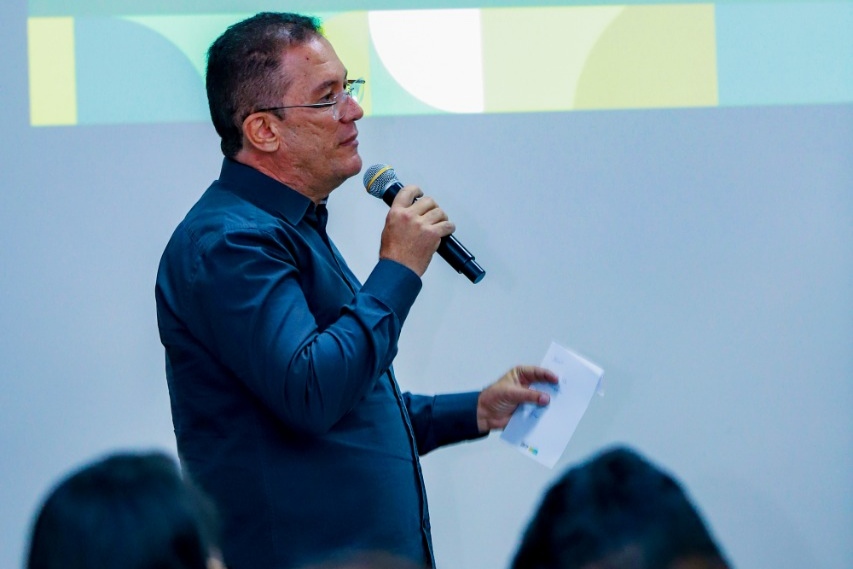 Reconhecimento: superintendente da STTP recebe comenda da OAB-PB