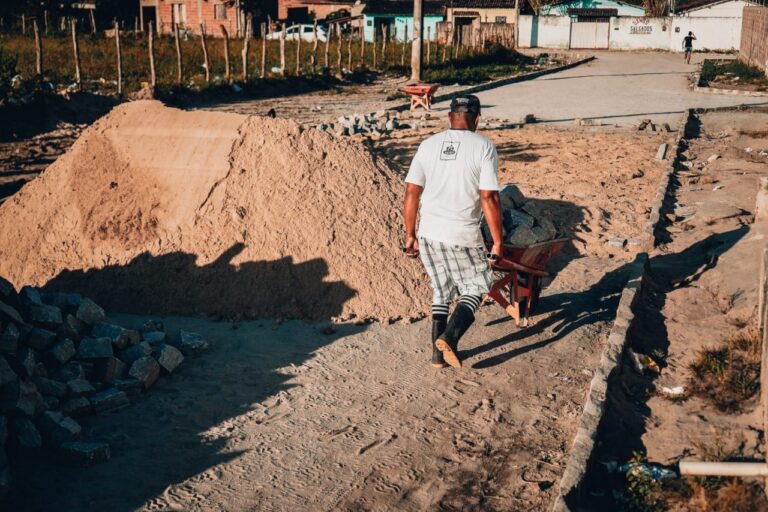 RETROSPECTIVA 2022: SECOB marca 2022 com ações nas áreas de pavimentação, iluminação pública, urbanização e outros projetos destinados à melhoria da qualidade de vida da população de Campina