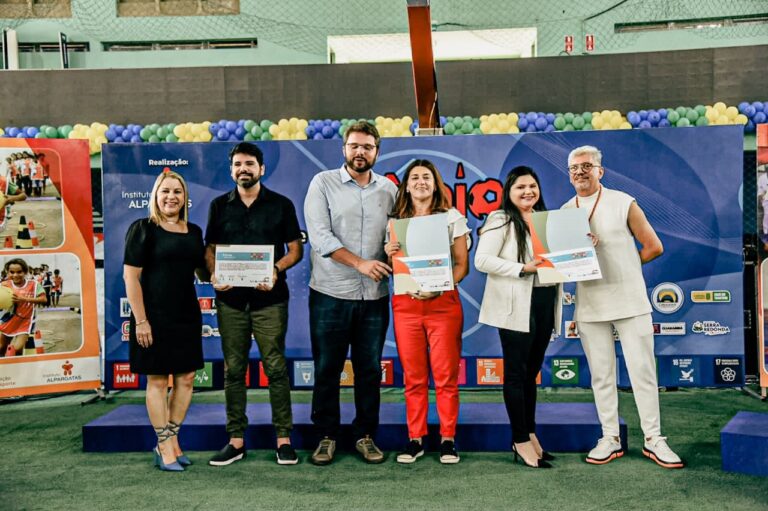 Professores da Rede Municipal de Campina Grande apresentam projetos pedagógicos no 20° Congresso Científico Internacional da FIEPS