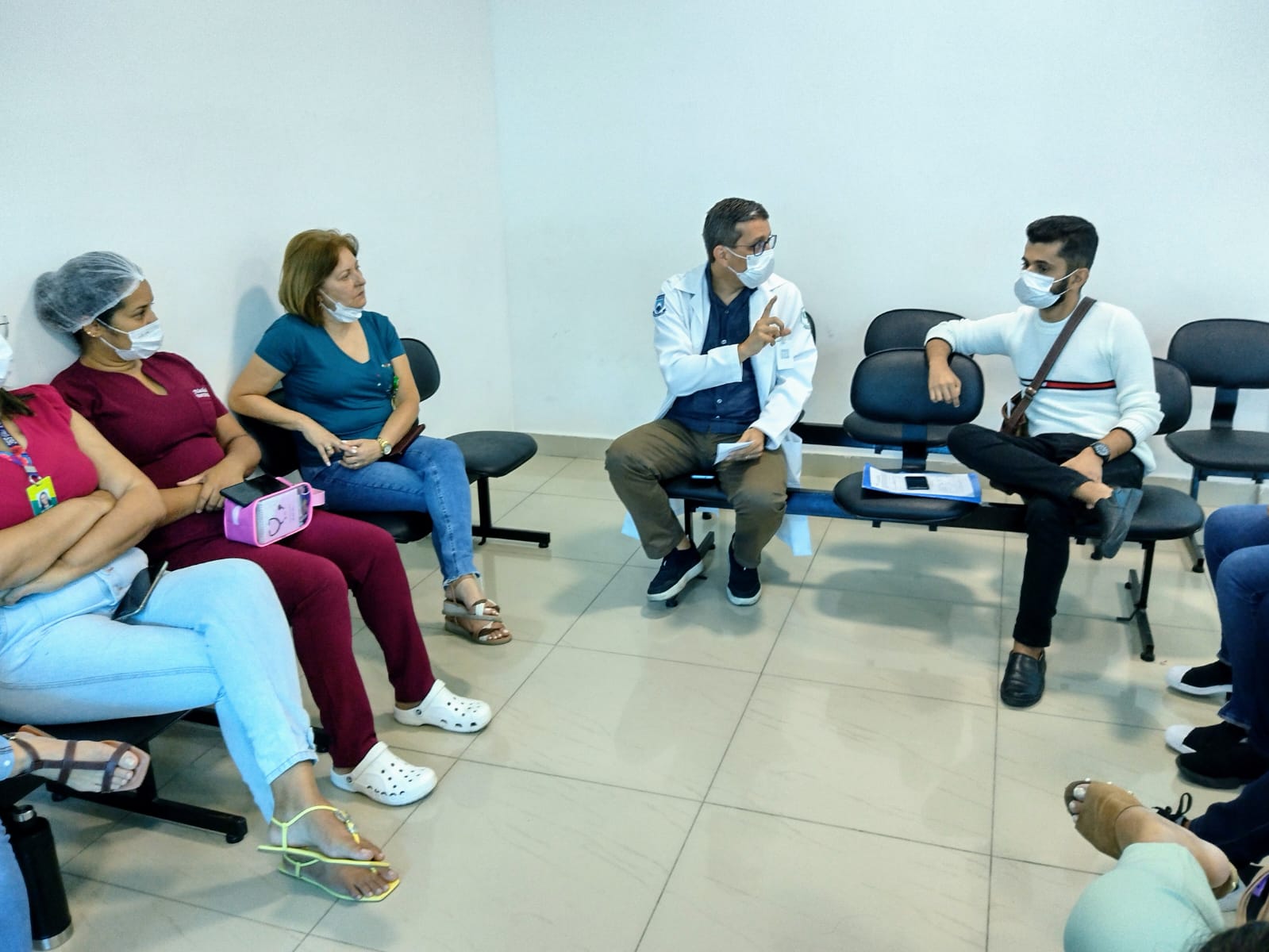 ISEA promove roda de conversa para reflexão sobre cartilha de saúde mental e trabalho