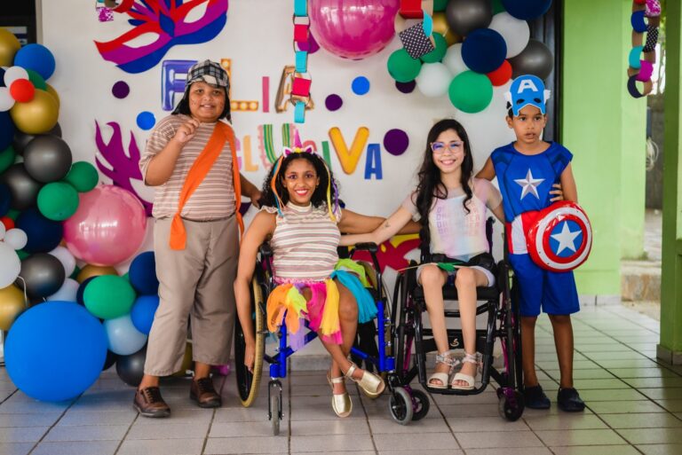 Prefeitura de Campina Grande promove tarde de muito lazer e descontração através do “Bloco da Folia Inclusiva”, no Centro Dia