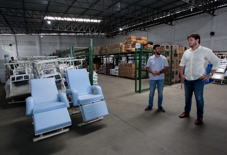 Prefeitura de Campina Grande investe em centenas de cadeiras confortáveis para acompanhantes de pacientes dos hospitais e UPAs
