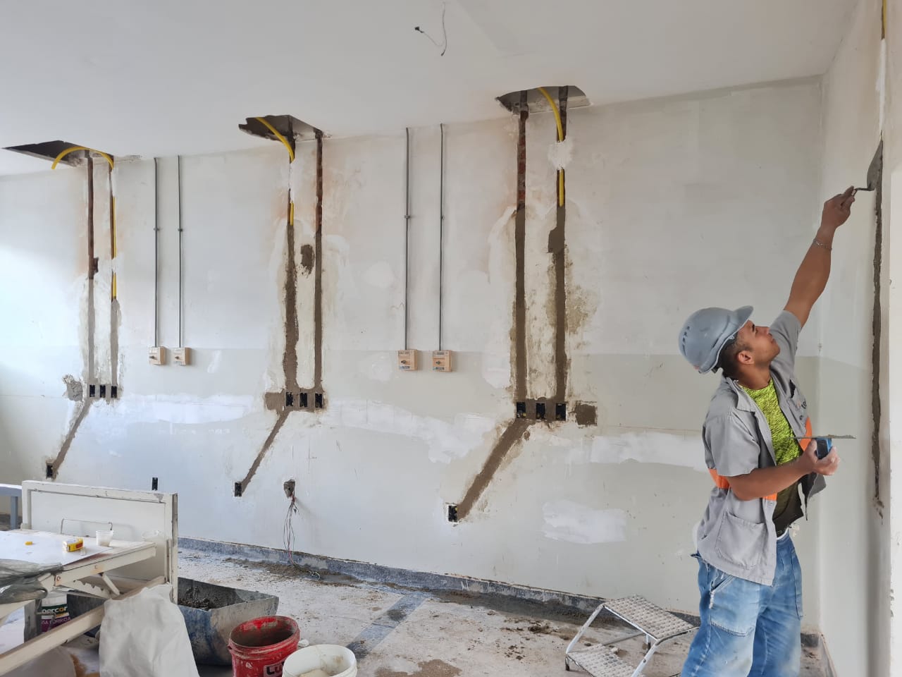 Prefeitura inicia restruturação elétrica do ISEA na maior enfermaria da maternidade