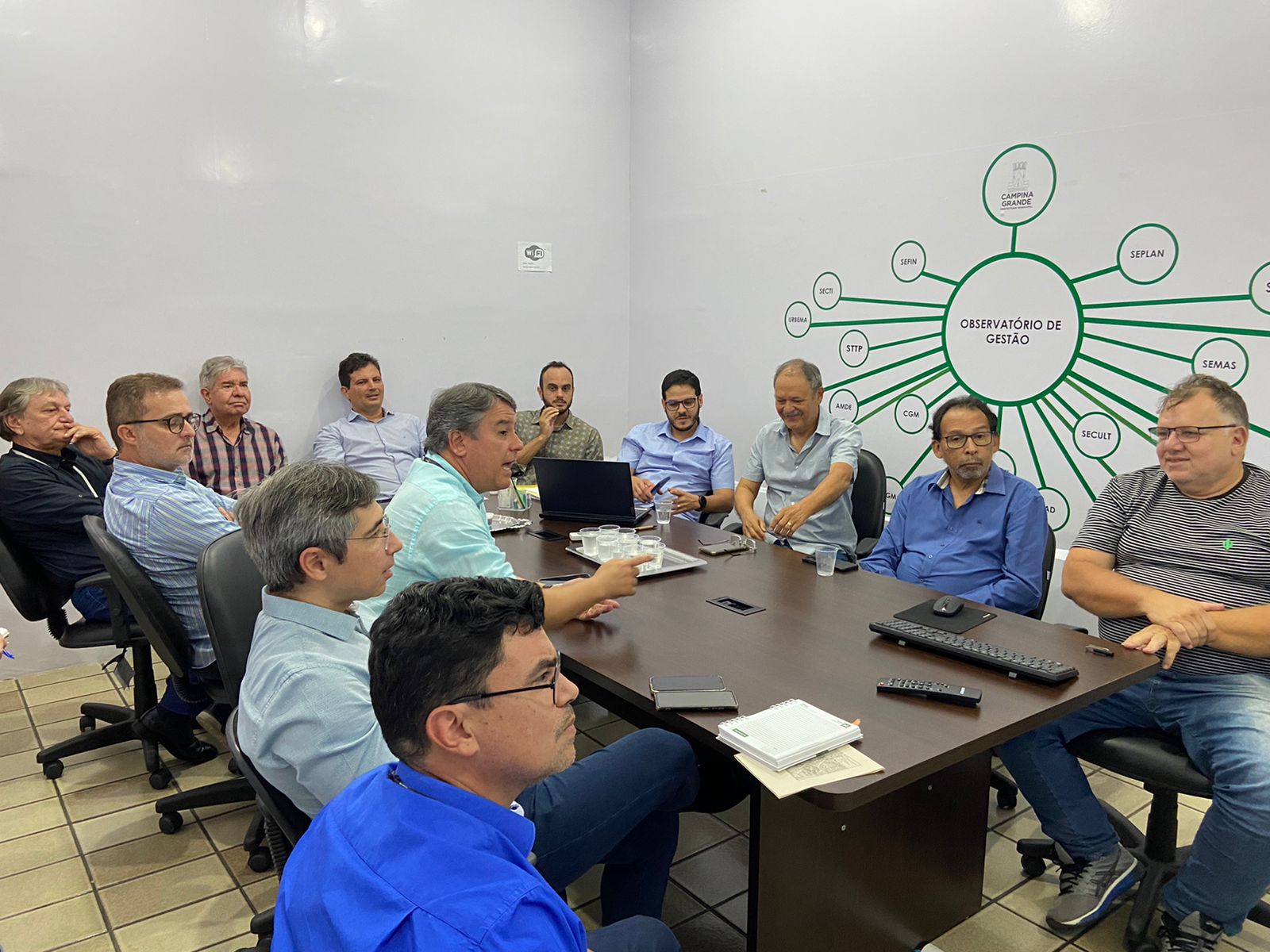 Prefeitura de Campina Grande apresenta projeto de requalificação da Avenida Plínio Lemos a representantes da Chesf