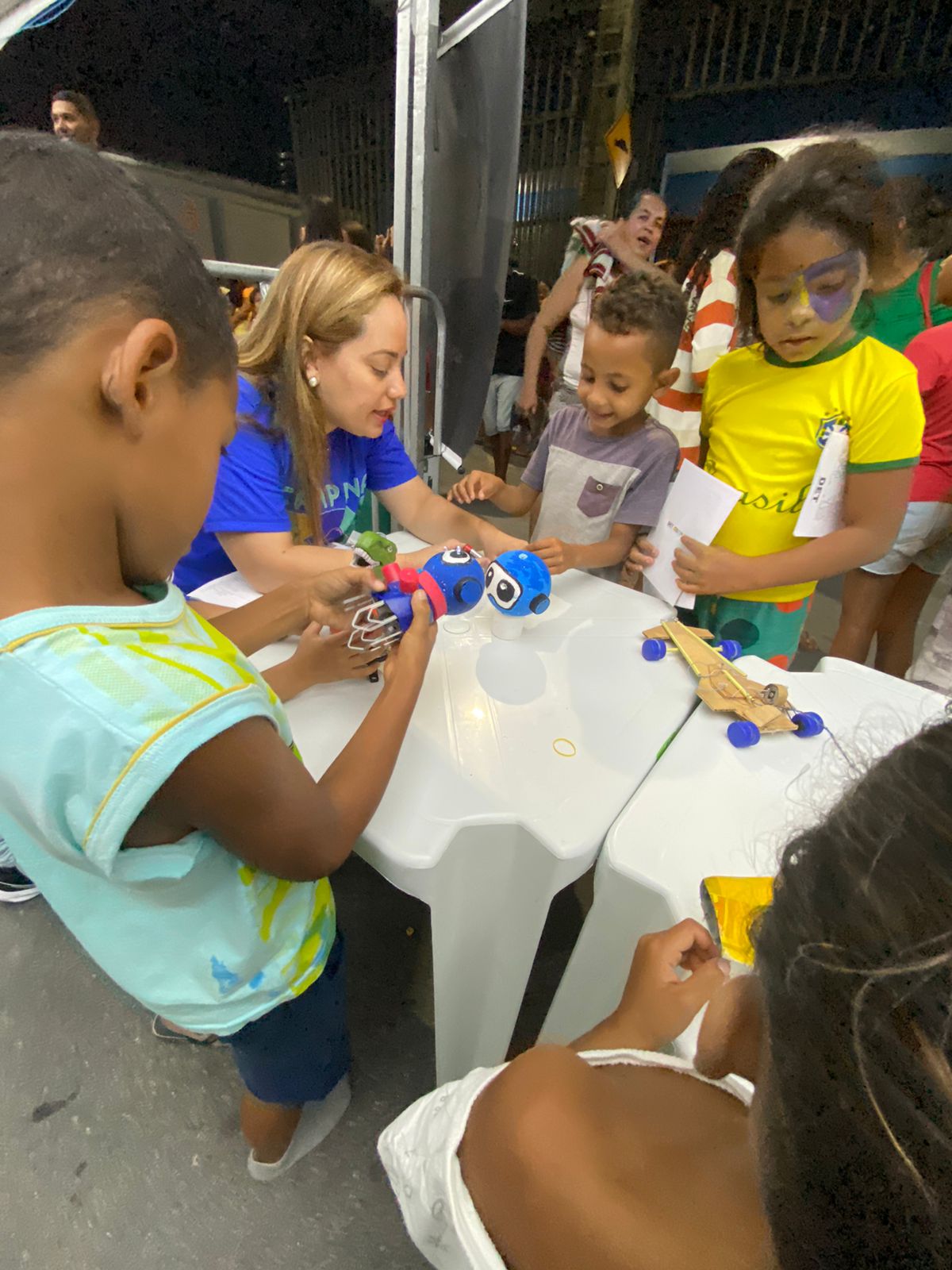 Campina Bem Cuidada: SECTI leva para o Pedregal oficina de robótica, inscrições para cursos na área da tecnologia e coleta de lixo eletrônico
