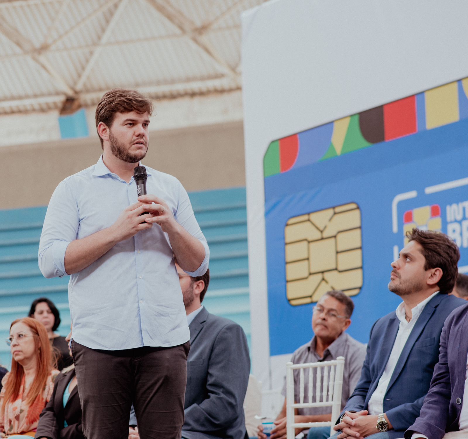 Com a presença do ministro das Comunicações, Prefeitura entrega mil chips de internet para estudantes da Rede Municipal