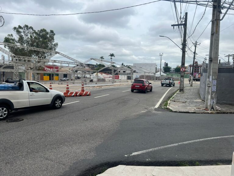 São João 2023 : STTP interdita trecho da Rua Sebastião Donato para início de montagem da estrutura de barracas no Parque do Povo