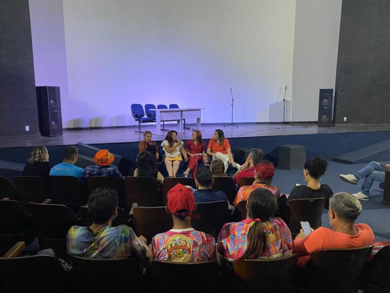 Prefeitura de Campina Grande se reúne com representantes das quadrilhas juninas