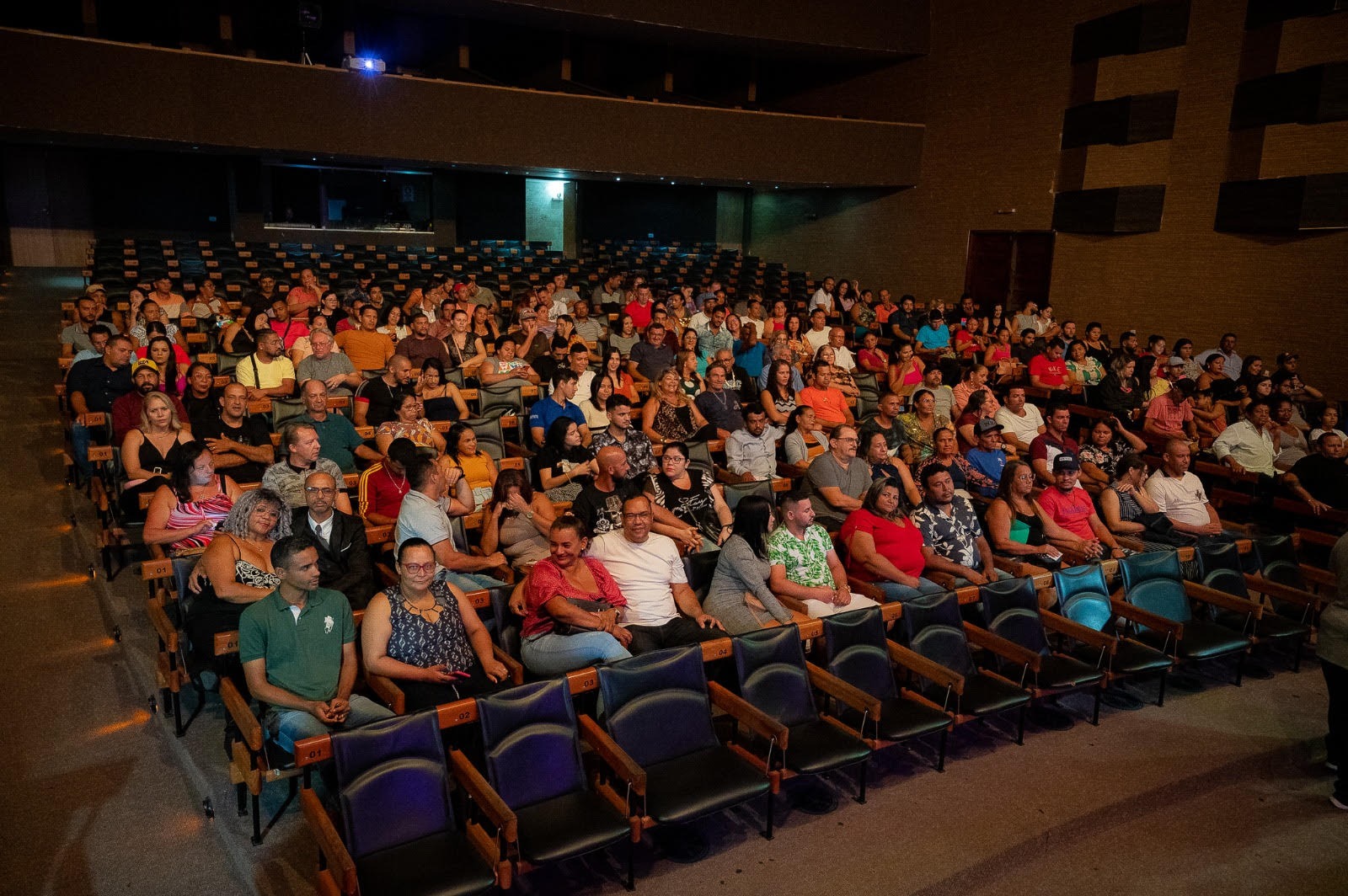 Teatro Municipal recebe nesta terça-feira os 100 casais do Casamento Coletivo 2023