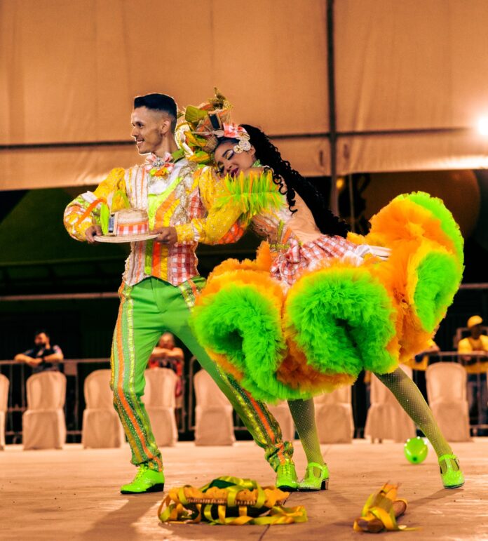Festival Estrelas Juninas do Agreste abre competições de quadrilhas do Maior São João do Mundo