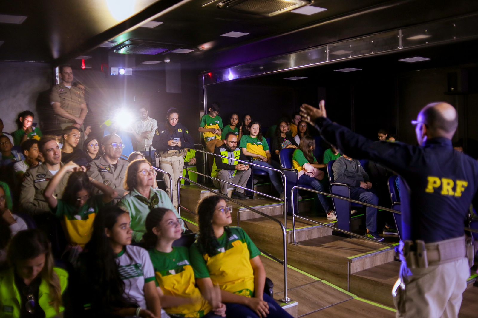Educar PRF: Seduc e PRF promovem Educação para o Trânsito através do Cinema Itinerante