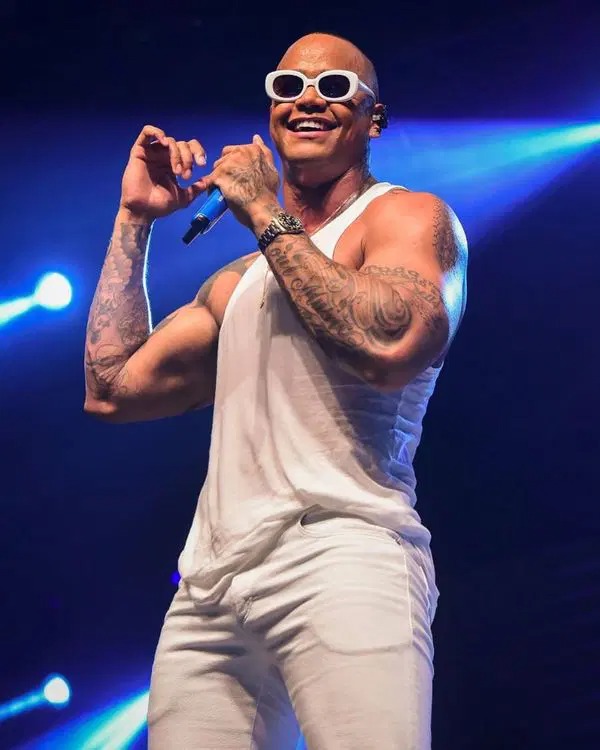 Leo Santana e Magnificos esquentam a noite desta quinta no Parque do Povo