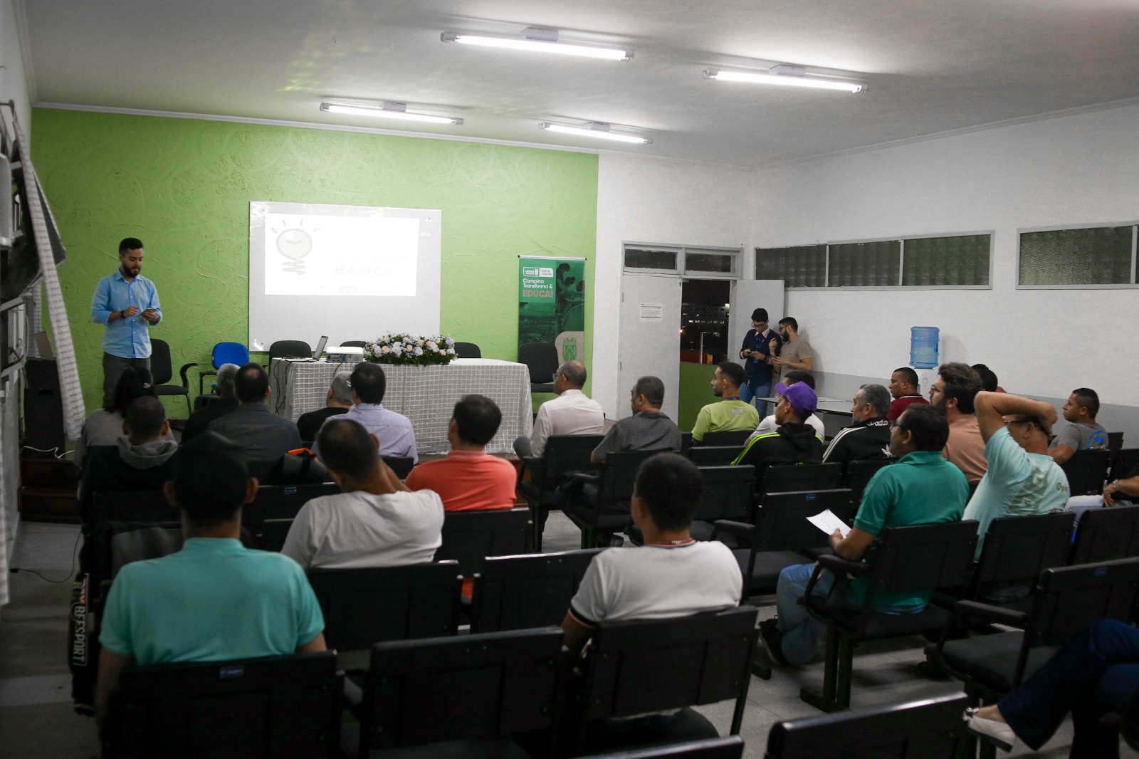Prefeitura promove curso de eletricidade para pais de alunos da Rede Municipal