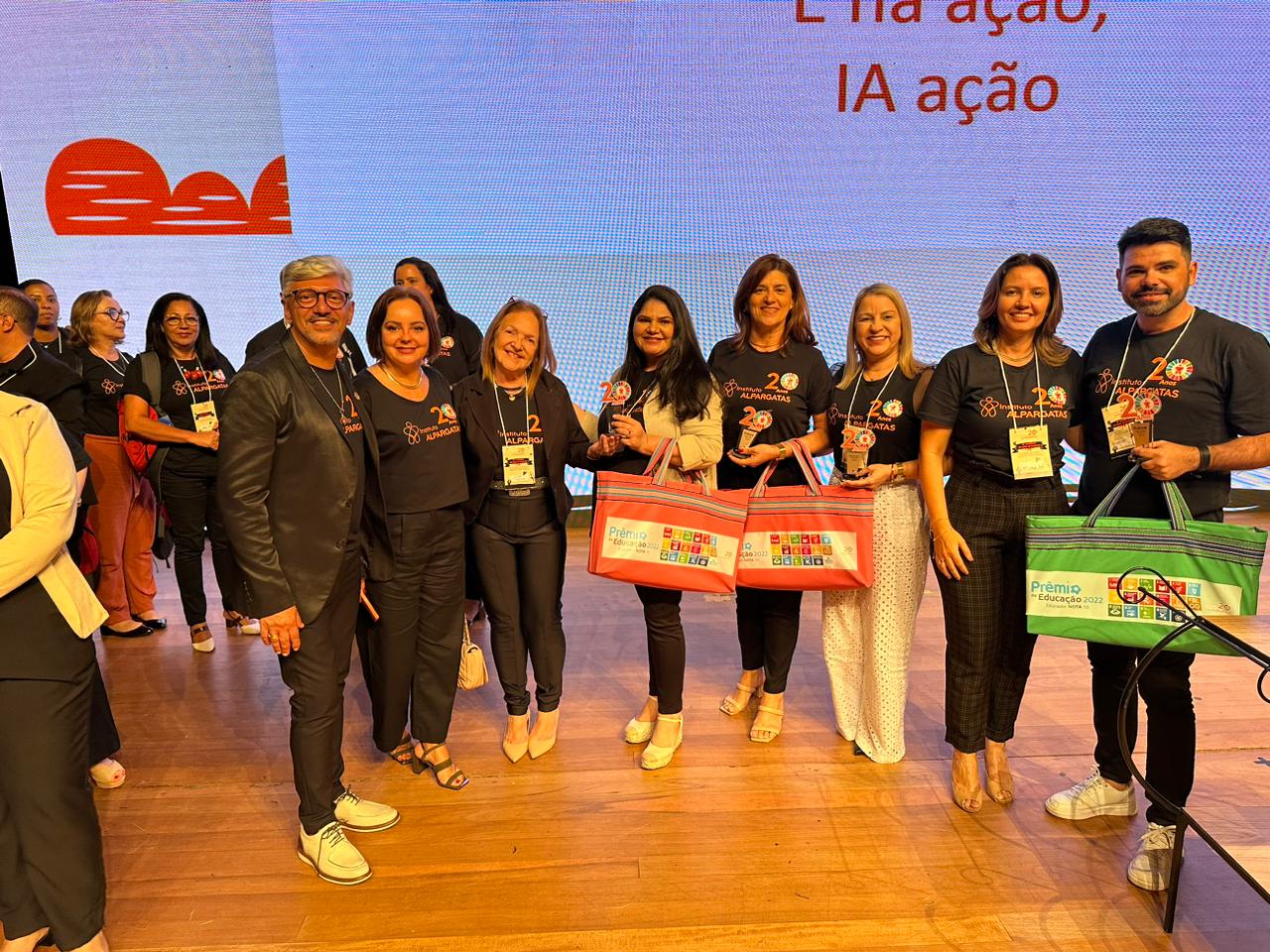 Professores da Rede Municipal de Campina Grande são premiados no Seminário Nacional de Educação