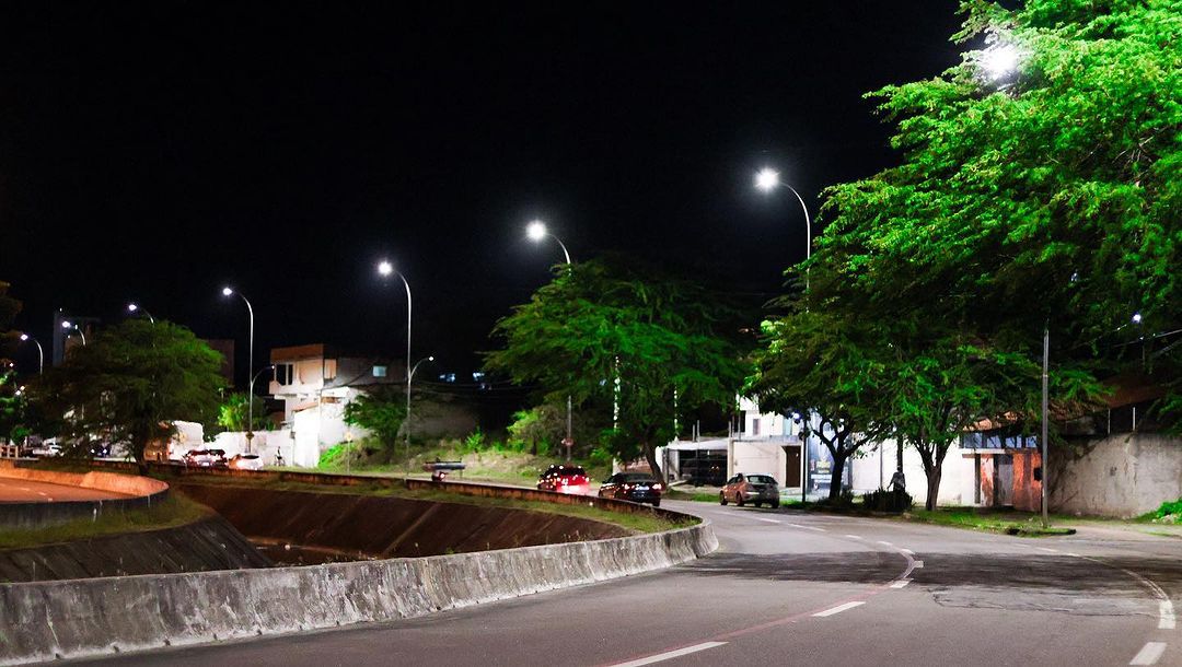 Programa ‘Iluminar’ beneficia mais de 100 ruas com iluminação em LED, em Campina Grande