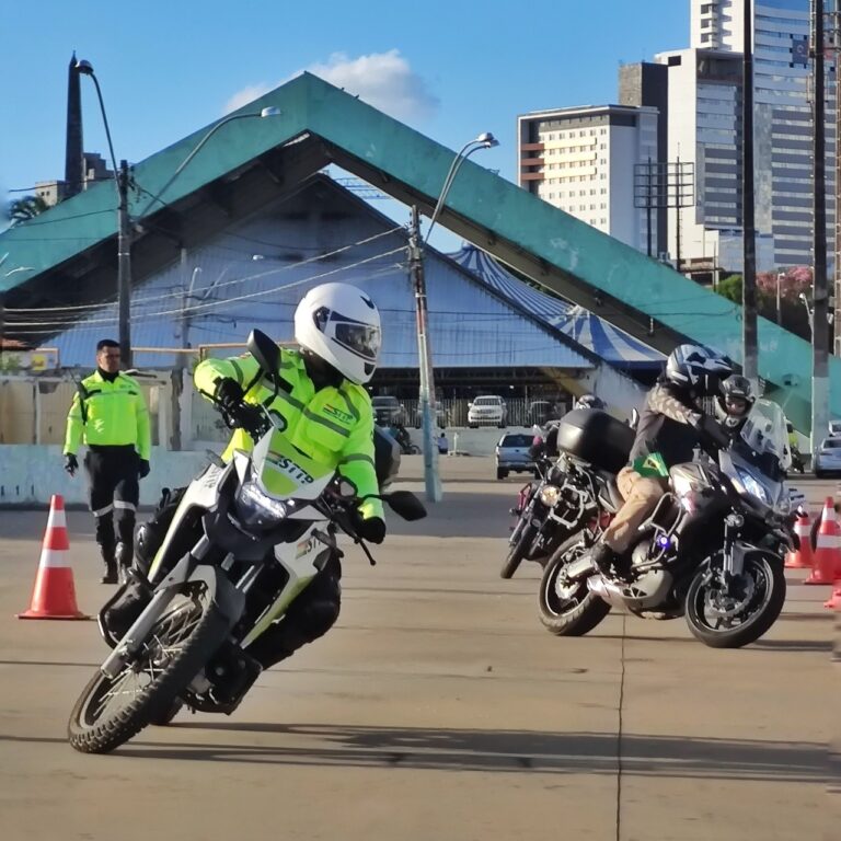 Semana de Trânsito: STTP promove cursos sobre técnicas avançadas de pilotagem