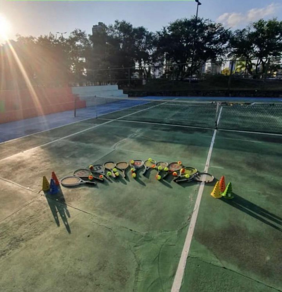 Escolinha de Tênis do Parque da Criança é destaque no incentivo à prática esportiva entre as crianças