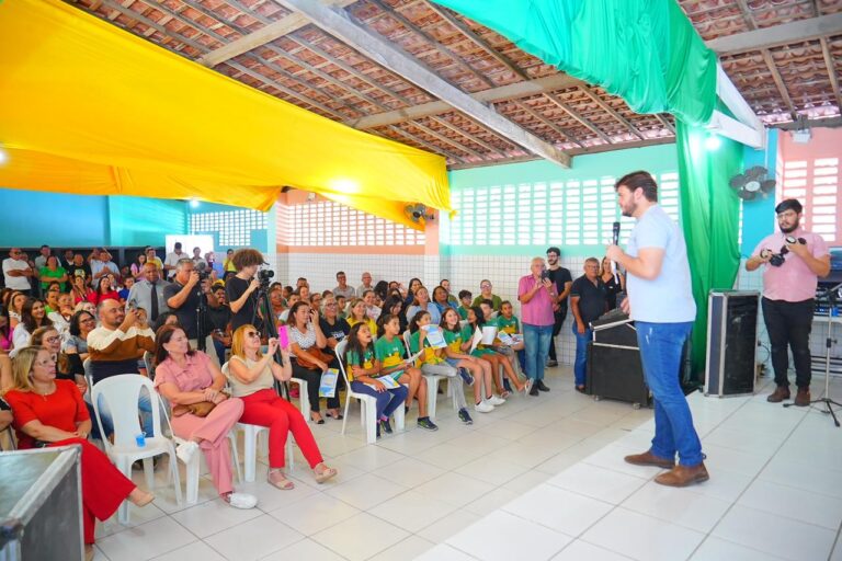 Programa Escola em Tempo Integral é lançado em Campina Grande