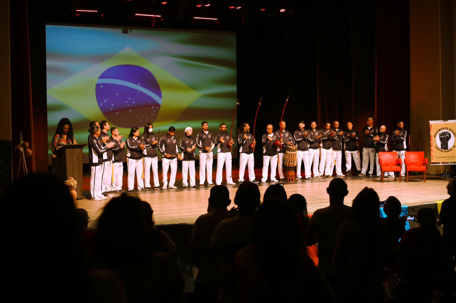 Apresentações culturais e diálogo sobre a lei 10.639 marcam abertura da XX Semana da Consciência Negra