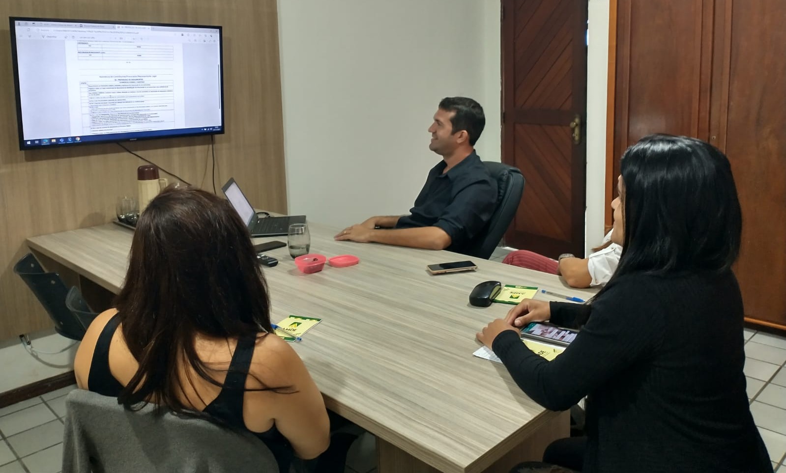 Agentes de Desenvolvimento da Casa do Empreendedor de Campina Grande recebem treinamento da Receita Federal para aprimorar atendimento empresarial