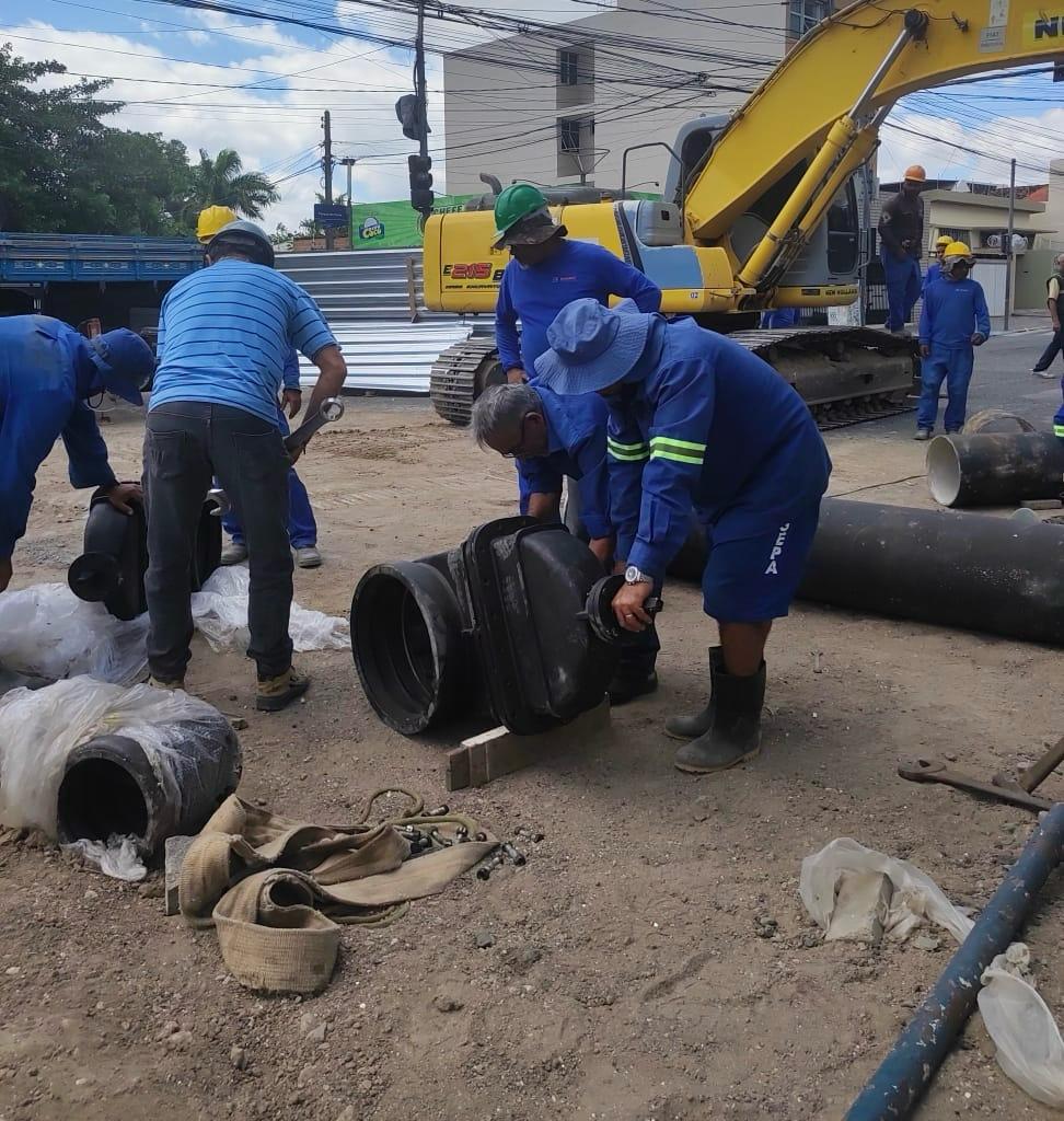 Parque do Açude Novo: Prefeitura executa com sucesso desvio da tubulação de abastecimento de água