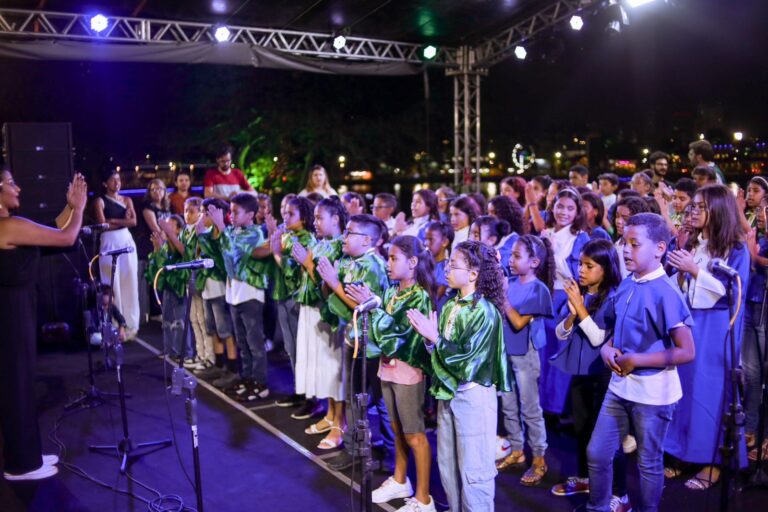 Coral Uirapuru evidencia talentos das escolas municipais, no Natal Iluminado de Campina Grande
