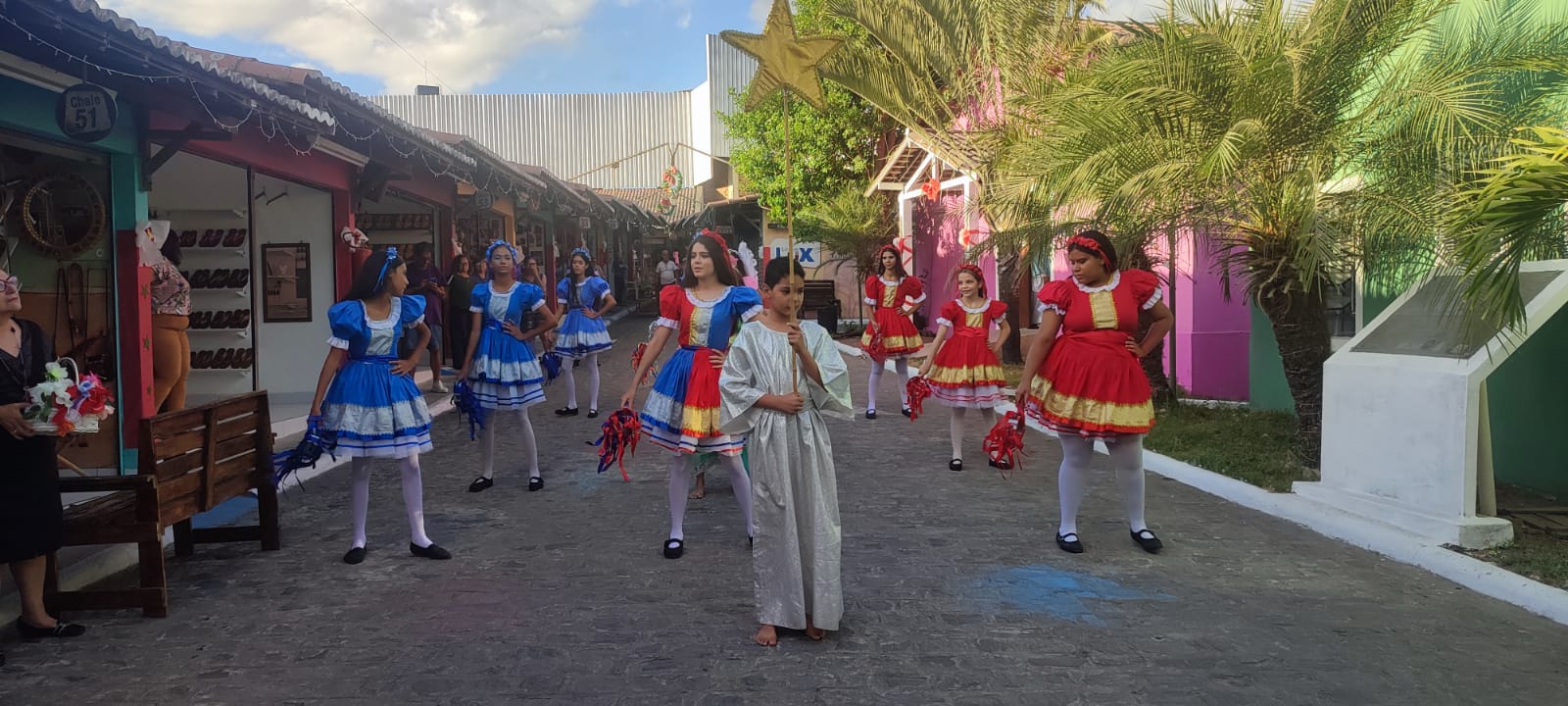 Grupo Pastoril inaugura as festividades do Natal Iluminado, na Vila do Artesão