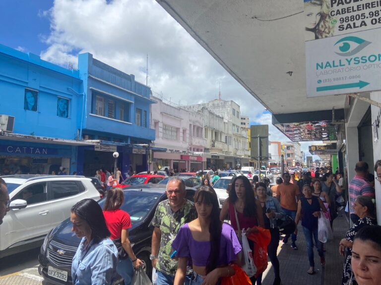 Tarifa Zero impulsiona vendas no comércio de Campina Grande no sábado que antecede o dia de Natal