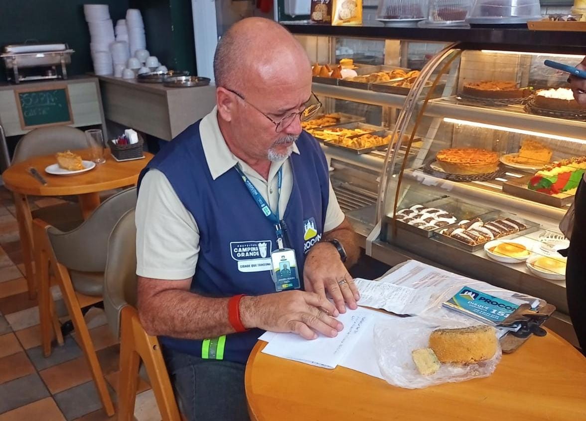 Procon de Campina Grande autua panificadora por venda de produtos impróprios para o consumo