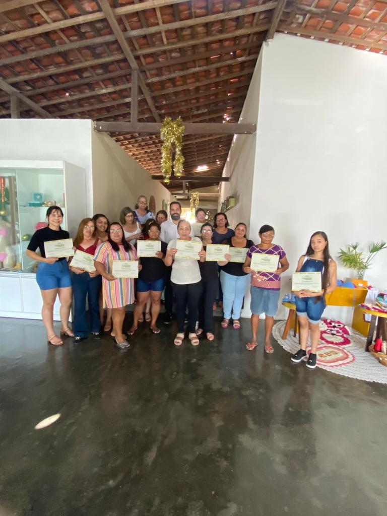 Capacita Campina: AMDE entrega certificados aos concluintes do curso gratuito de Arte em Crochê no distrito de São José da Mata