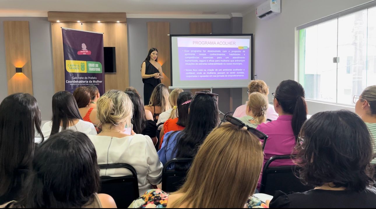 Prefeitura de Campina Grande capacita profissionais da rede de apoio às mulheres em situação de vulnerabilidade