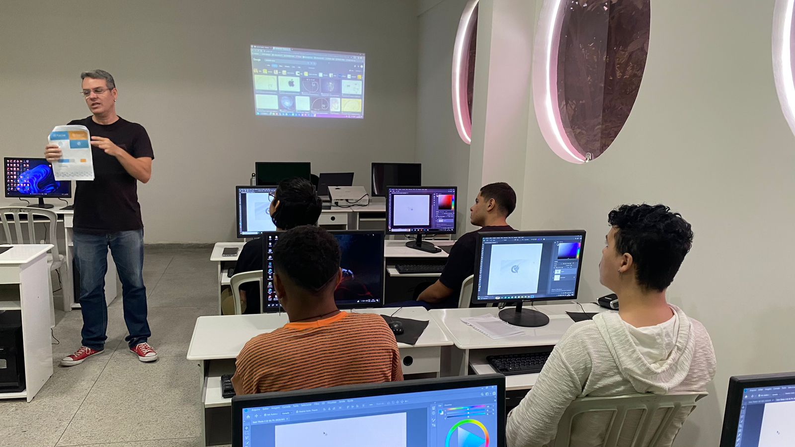 Cursos oferecidos pela Prefeitura por meio Secretaria de Ciência, Tecnologia e Inovação têm início nesta segunda-feira