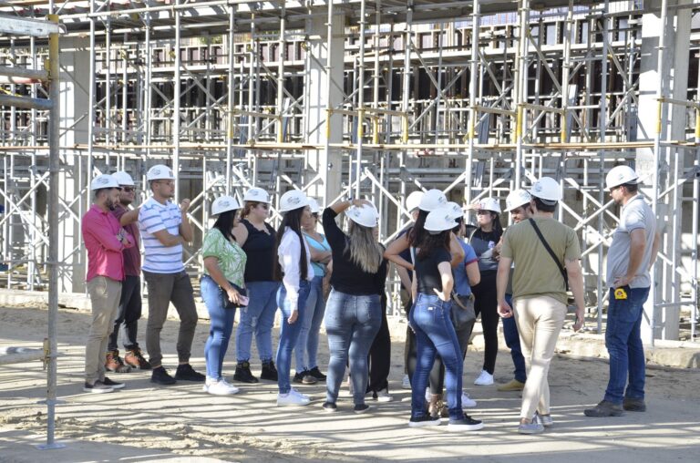 Vivenciando o fruto do trabalho: Servidores da Central de Compras da SAD visitam obra pela primeira vez e revelam emoções