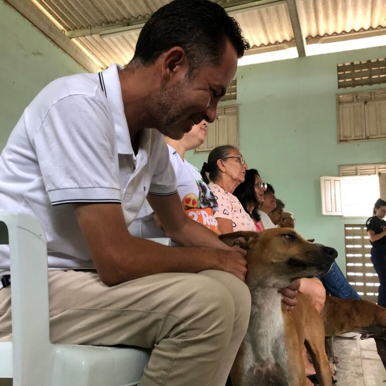 Abril Laranja: Centro de Zoonoses promove palestra em saúde mental para protetores de animais