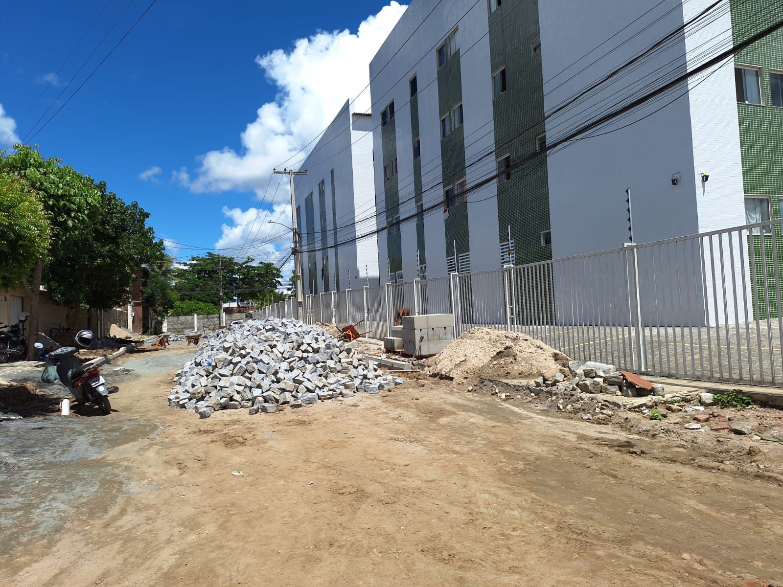 Obras de pavimentação no bairro do Santo Antônio estão em ritmo acelerado