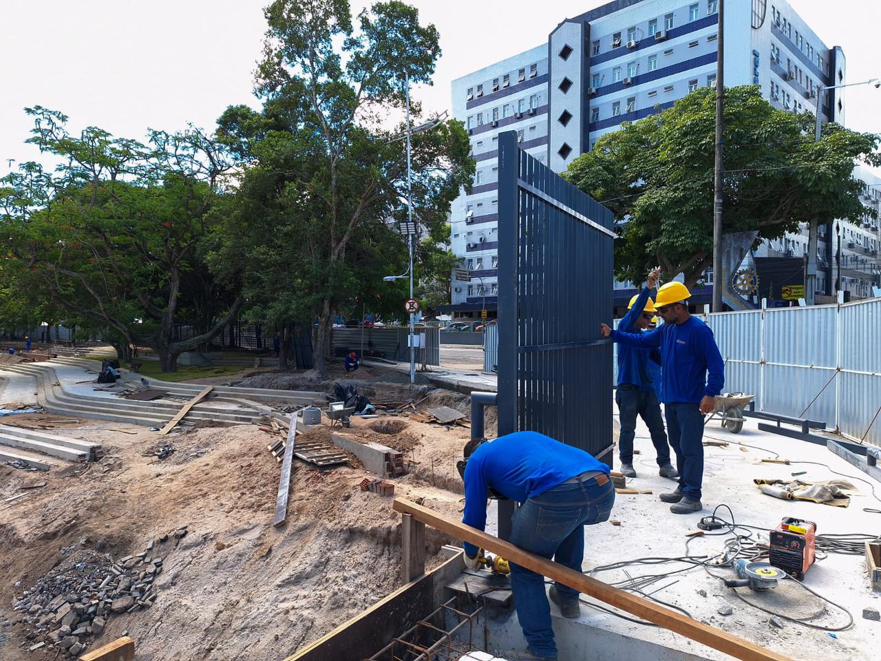 Prefeitura de Campina Grande realiza o plantio de grama e instalação de grades no Parque Evaldo Cruz