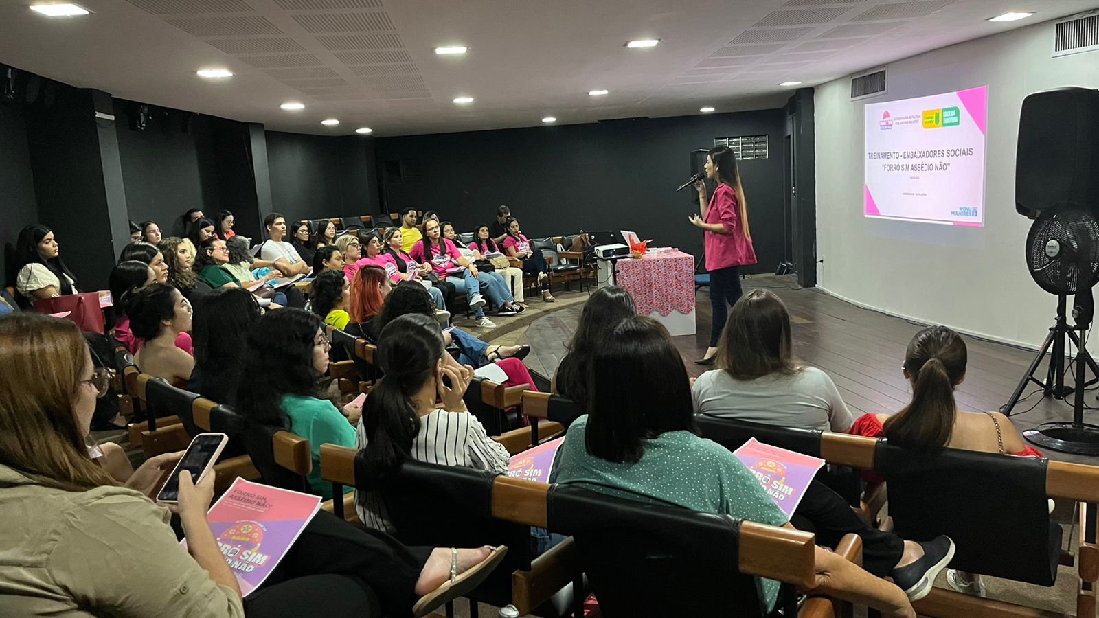 Prefeitura de Campina promove treinamento para embaixadores sociais da Campanha “Forró Sim, Assédio Não”