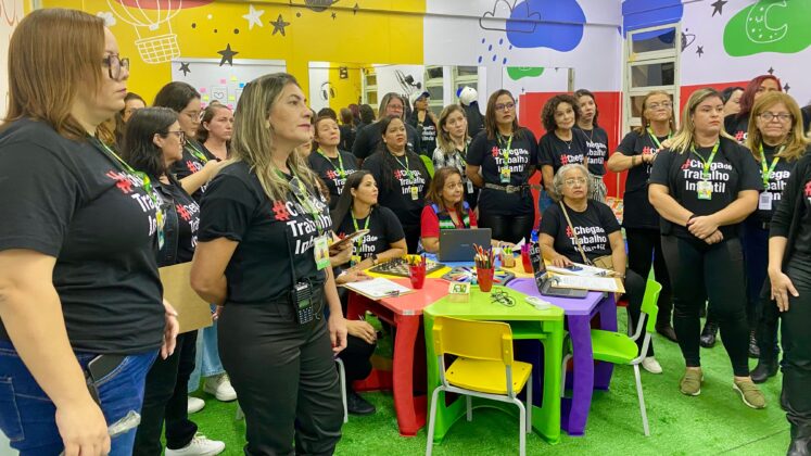Equipes da Prefeitura de Campina Grande participam de reunião que abordou sobre a presença de crianças e adolescentes no Parque do Povo