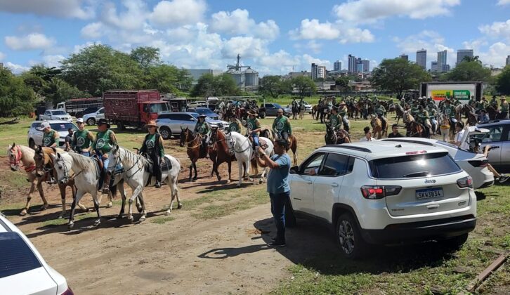 Cavalgada Junina conta a história de Campina Grande, pelas principais ruas da cidade e já virou tradição n’O Maior São João do Mundo