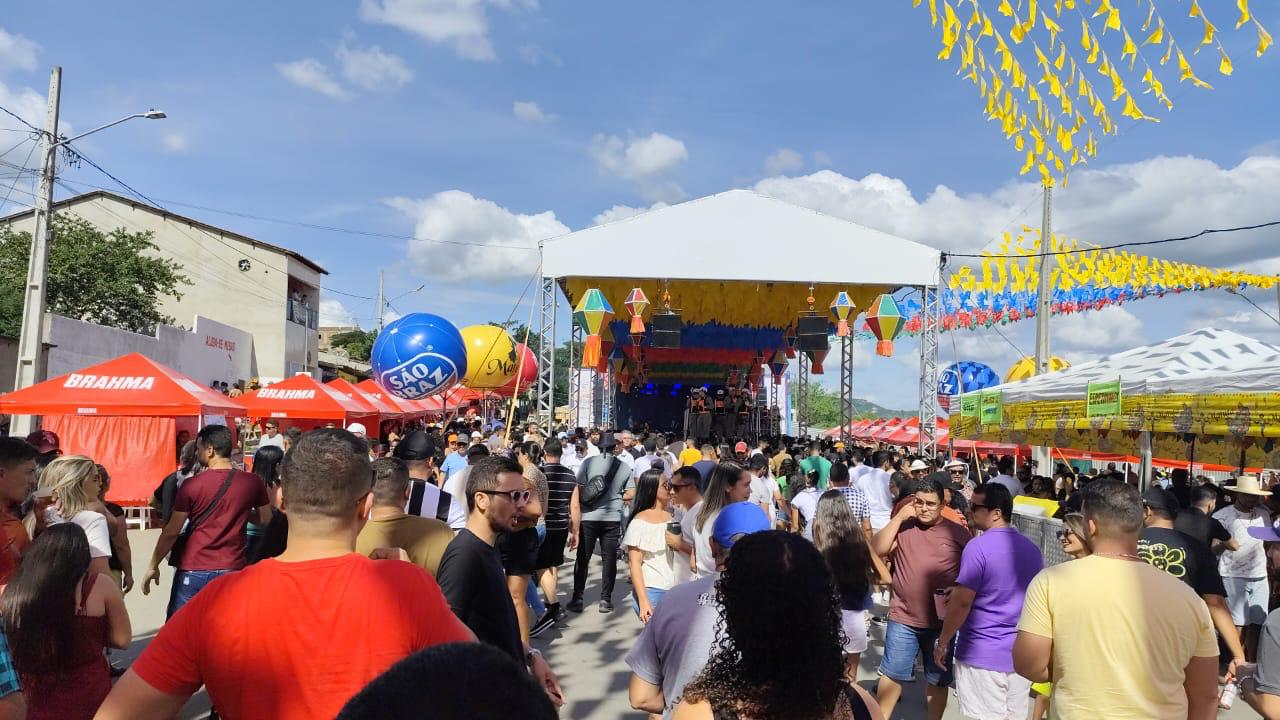 Domingo (9) tem muito forró no Distrito de Galante e outros polos do Maior São João do Mundo