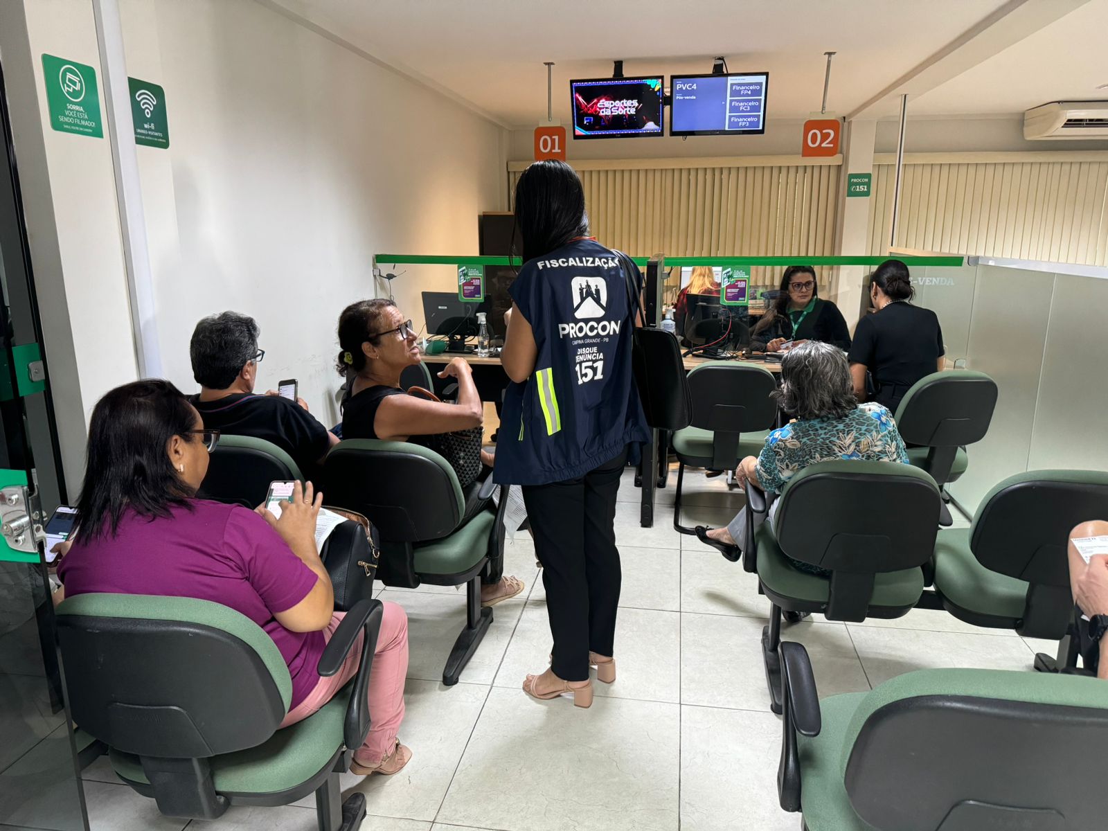 Procon-CG recebe denúncia contra operadora de plano de saúde, faz mediação de conflitos e consumidores ficam satisfeitos