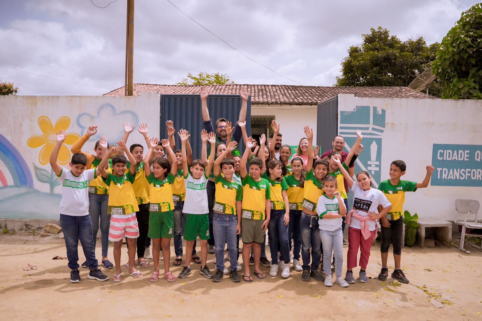 Mais de 30 estudantes de escola municipal de Campina Grande conquistam medalhas na Olimpíada de Língua Portuguesa