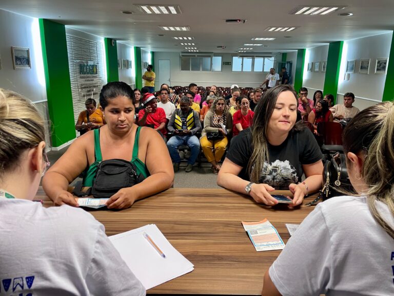 Natal Iluminado: apenas no 1º dia, 300 comerciantes fazem cadastro para sorteio de locais na festa