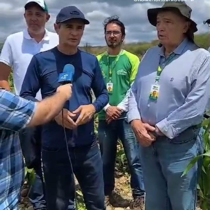 Secretário de Agricultura da Prefeitura de Campina Grande apresenta projeto de irrigação para deputado federal da Paraíba